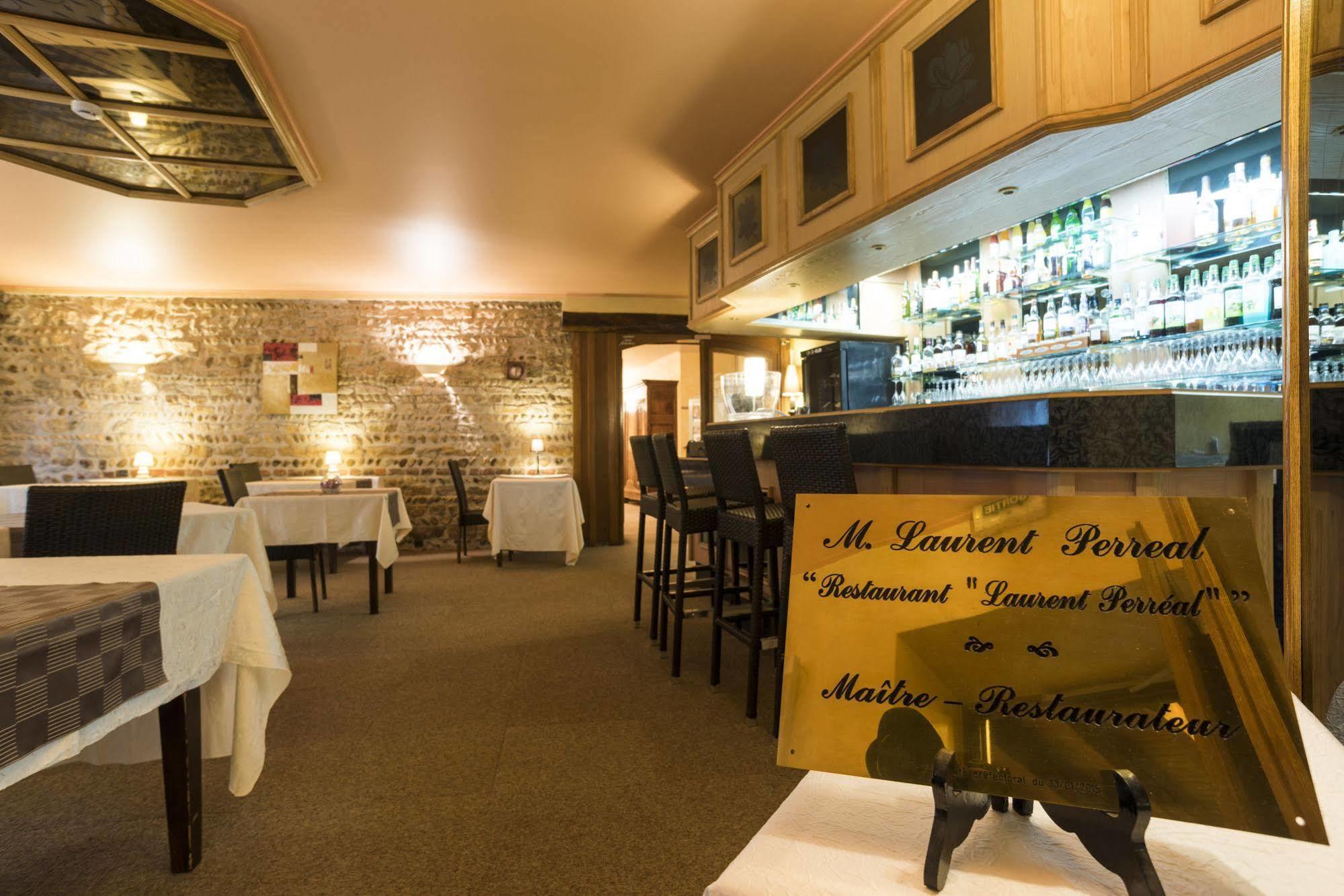 Hotel Restaurant Laurent Perreal Attignat ภายนอก รูปภาพ